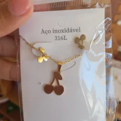 Juego de arete y cadena (acero inoxidable-dije de cereza)
