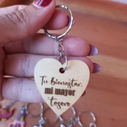 Llavero de madera grabado (tu bienestar, mi mayor tesoro)