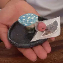 Porta incienso negro con honguito azul + conito de retroceso