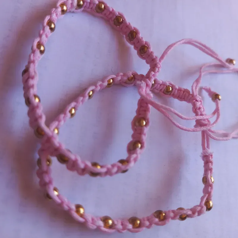Pulsera tejida