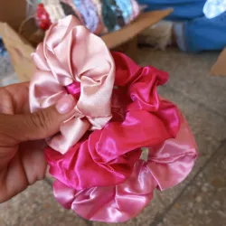 Scrunchies de satin grandes