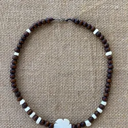 Collar de Madera y Hueso