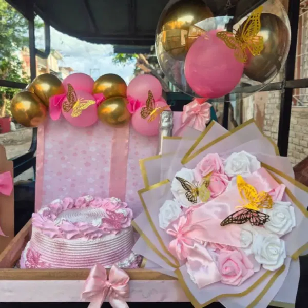 Radicamos en Santiago de Cuba. Los pedidos deben ser realizados con un mínimo de 5- 7 días de antelación.Si no cumple con los días de antelación la realización del mismo dependerá de nuestra disposición lo cual se le informa a usted o puede optar también por los servicios express los cuales tienen costo adicional según la rapidez en que lo requiera y el tipo de pedido. Recibimos la mitad del pago total al realizar su pedido, garantizando la confección de este, por lo tanto este pago no es devuelto. No hacemos devoluciones a menos que el artículo sea entregado con alguna dificultad 😉