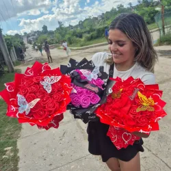 Ramo de 17 rosas eternas