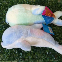 Delfines de peluche