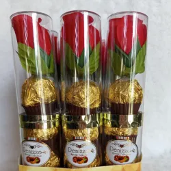 Estuche de bombones con rosas