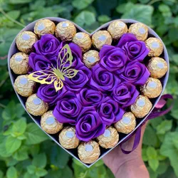 14 Rosas eternas + 20 Ferreros Rocher 