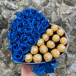 22 Rosas Eternas + 15 Ferreros Rocher 