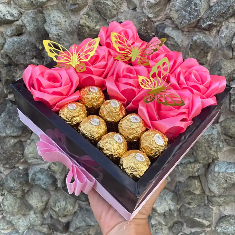 7 rosas + 8 Ferreros 