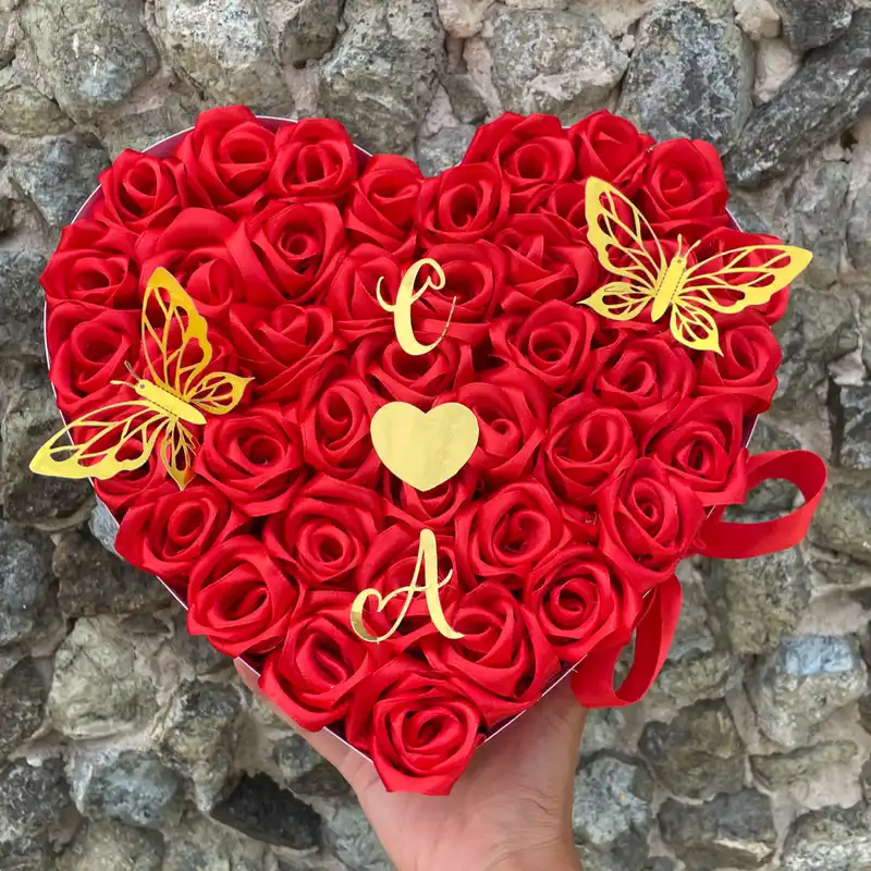 Bouquet de 41 rosas eternas 