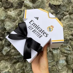 Caja de regalo en forma de pulover 