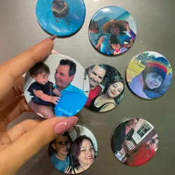 Con fotografías 