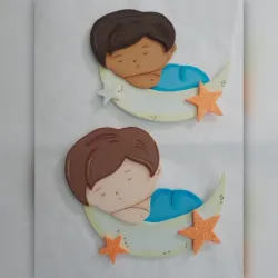 Bebé dormido en la luna 15 cm