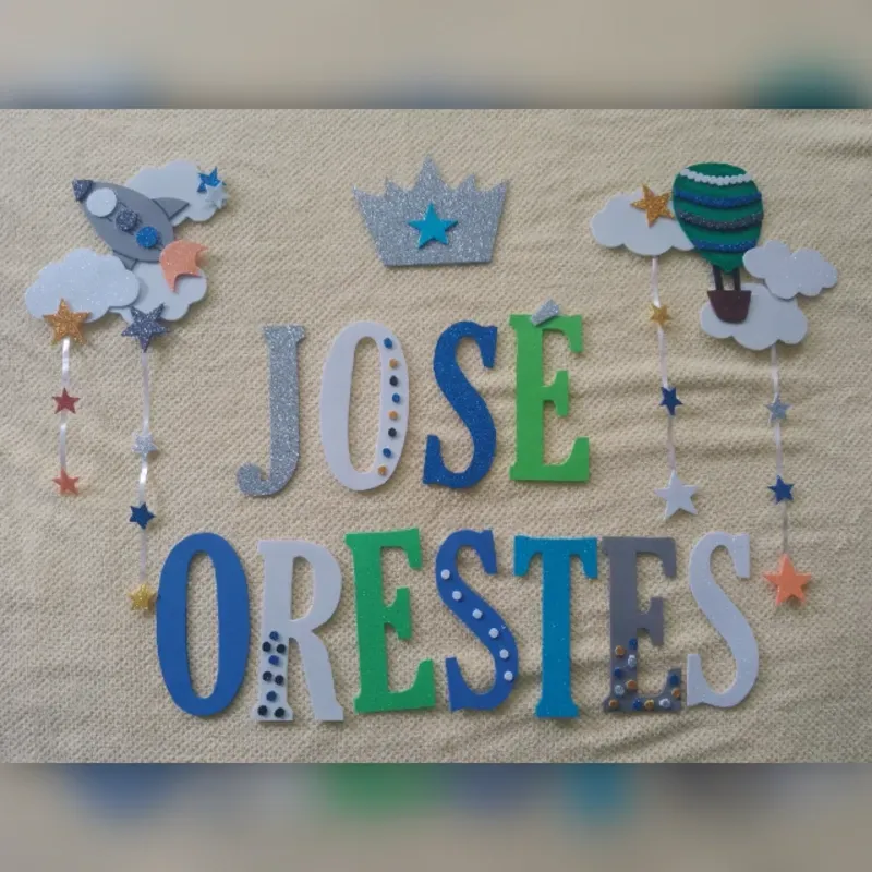 Letra 12 cm+ corona+ cohete+ globo aerostático 