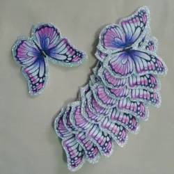 Mariposa sobre f. brillo