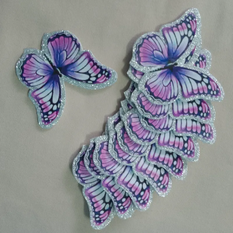 Mariposa sobre f. brillo