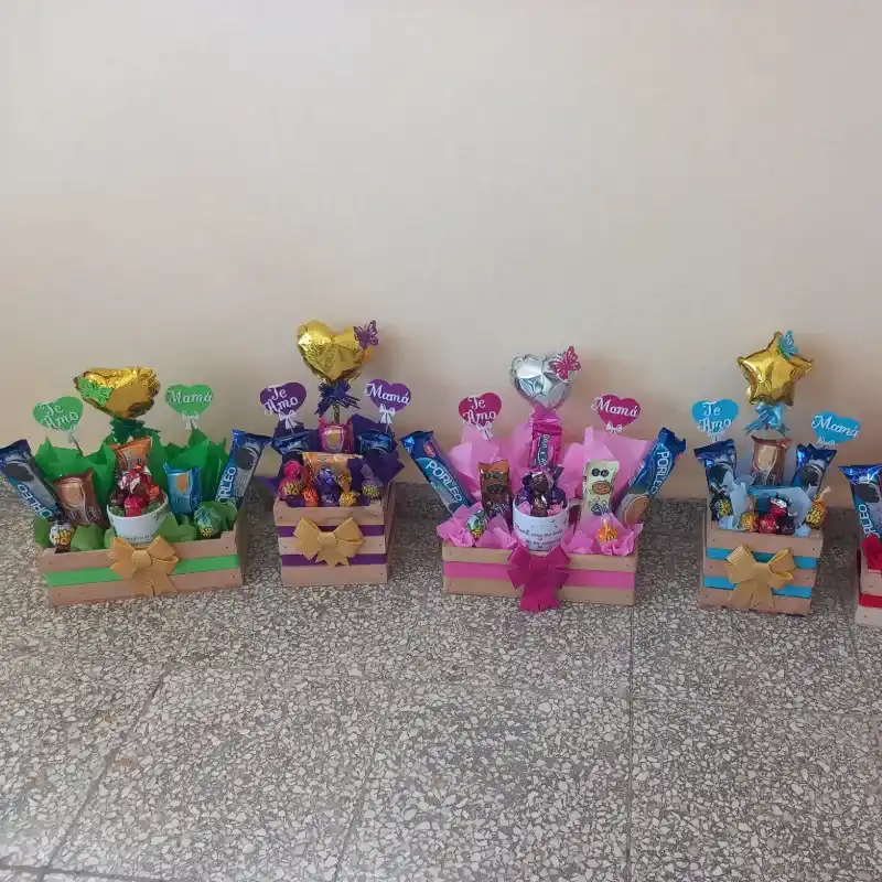 Cajas con confituras y jarra personalizada 