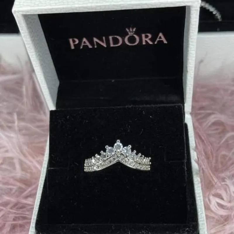Anillo de Corona