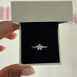 Anillo de flor pequeña