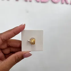 Circular con diseño de Hojas y circonias 