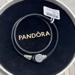 Cuero negro cierre de broche 