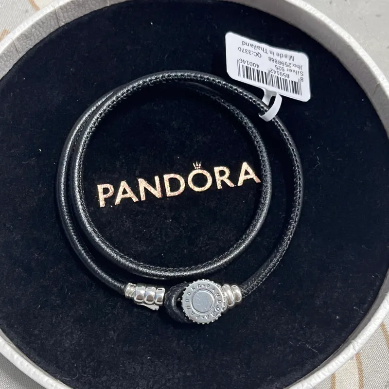 Cuero negro cierre de broche 