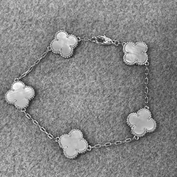 Pulsera de Trébol Gris 