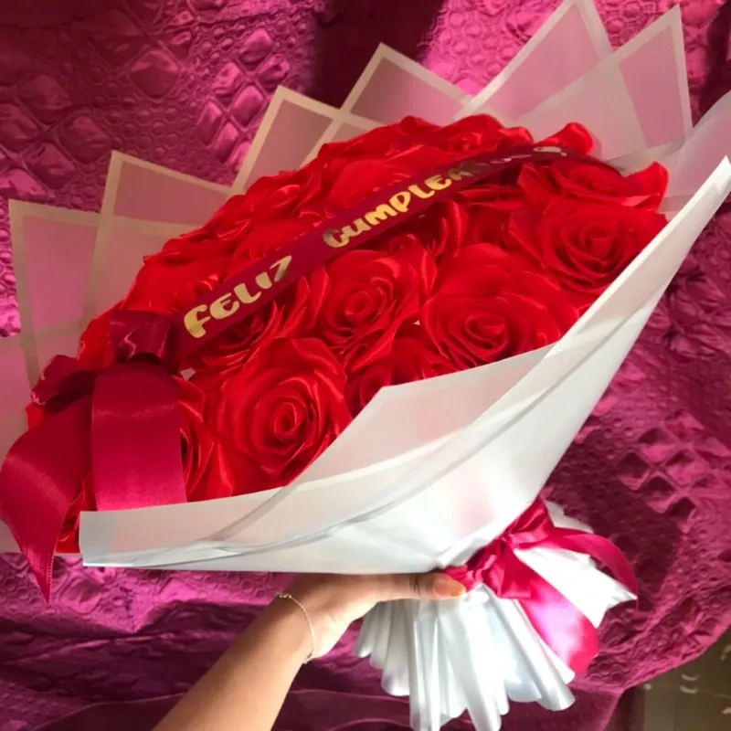 Corazón de 30 rosas