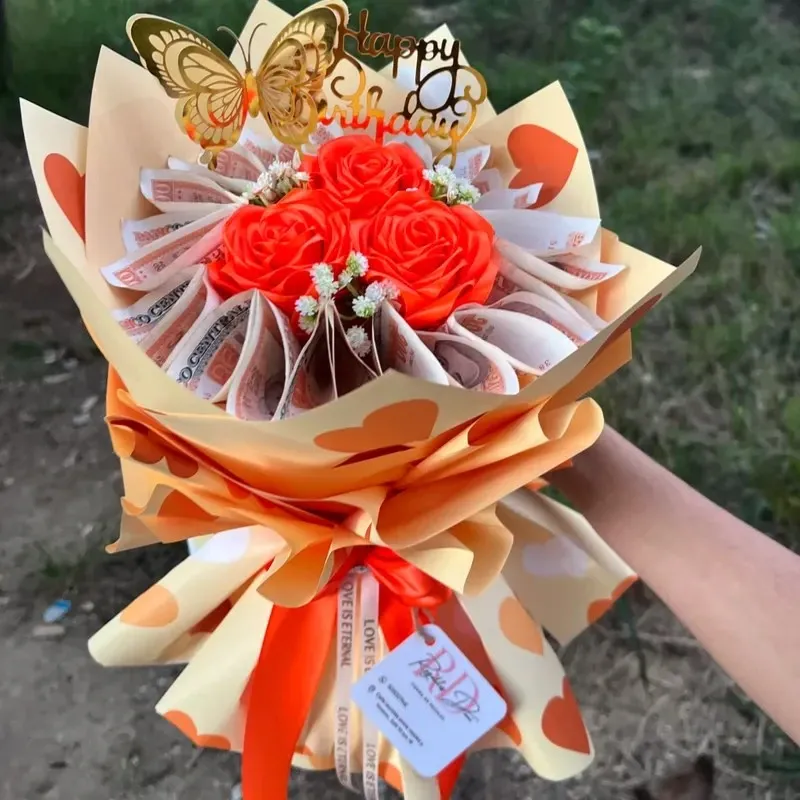 Ramo de 3 rosas con billetes