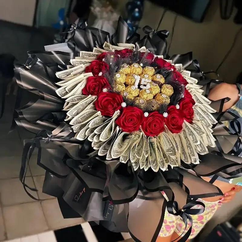 Ramo Encanto 🖤❤️ 12 rosas