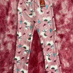 Pantalón de letra de llama