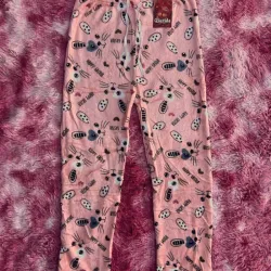 Pantalón rosa de gatito