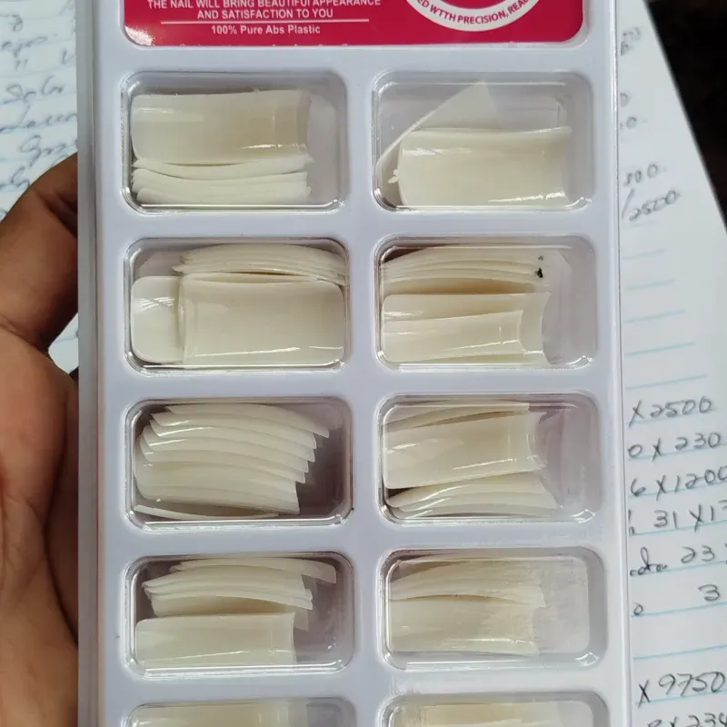 Caja de uñas 100