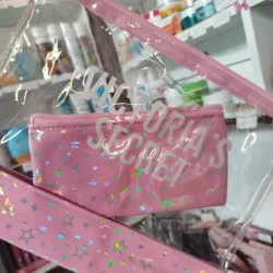 Cosmetiquera transparente 