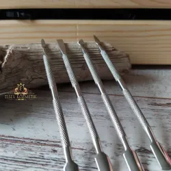 Kit de empujador de cutícula con espátula