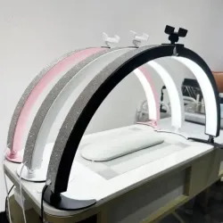 Lámpara de mesa en arco con piedra 