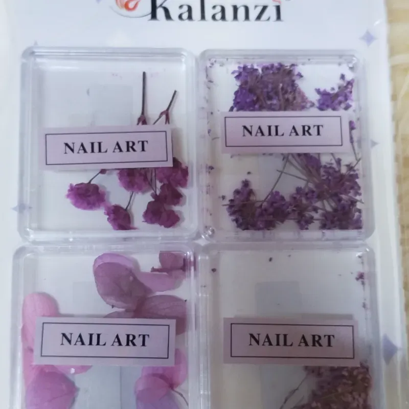Naturaleza muerta malva