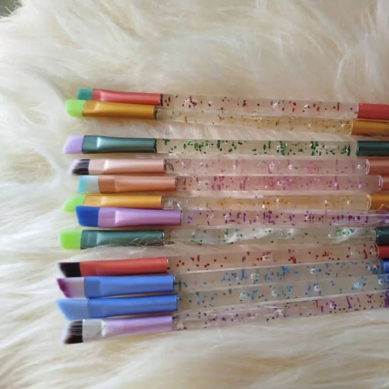 Pinceles para pintar las cejas