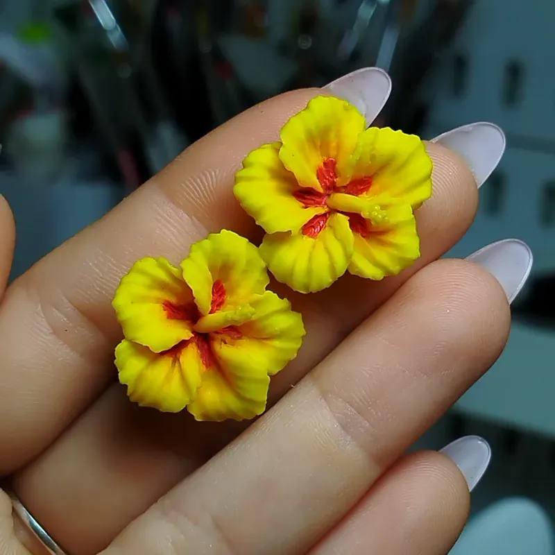 ✨Aretes de Marpacíficos Amarillos medianos✨