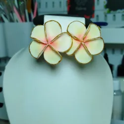 ✨ Aretes de Plumerias Gaviota ✨