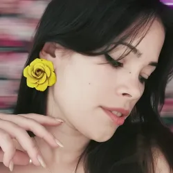 ✨Aretes de Rosas XL (Amarillo)✨