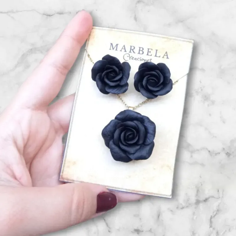 ✨Juego de Rosas Negras✨