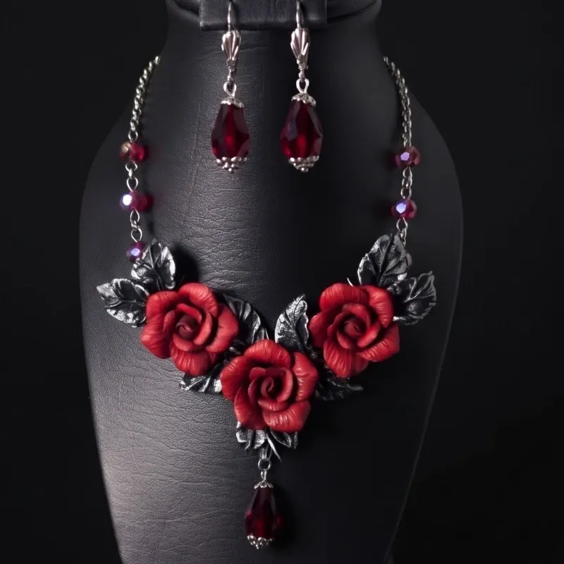 Juego de Rosas Rojas GÓTICO con lágrimas de Murano (PIEZA ÚNICA)