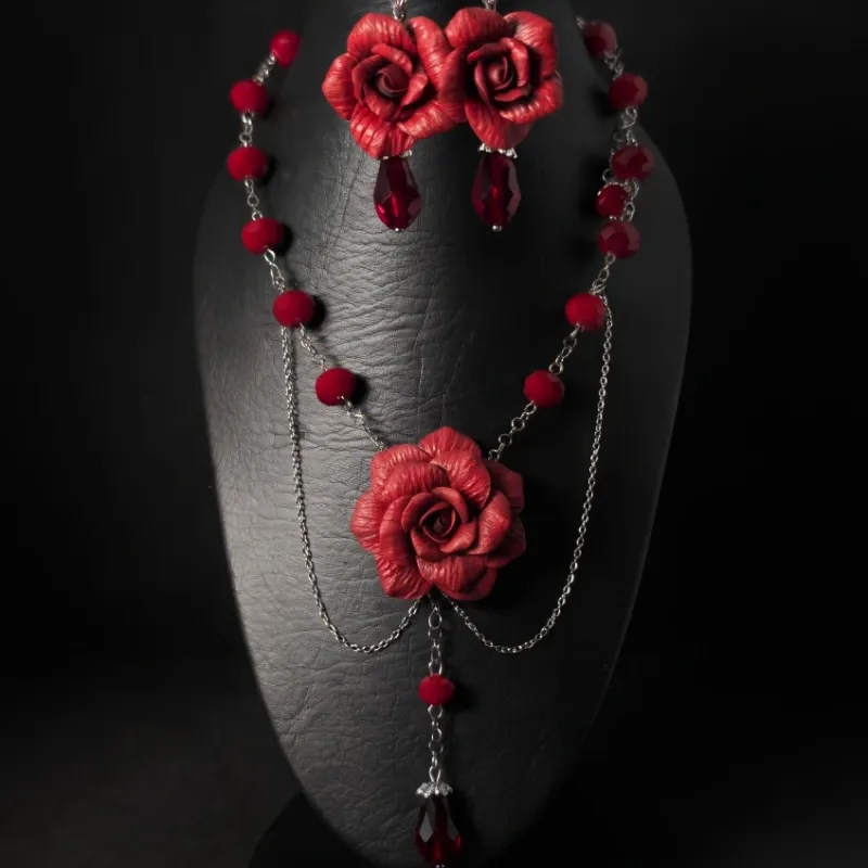 Juego de Rosas Rojas GÓTICO con lágrimas de Murano (PIEZA ÚNICA)