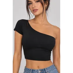 Blusa sencilla de una manga color negro