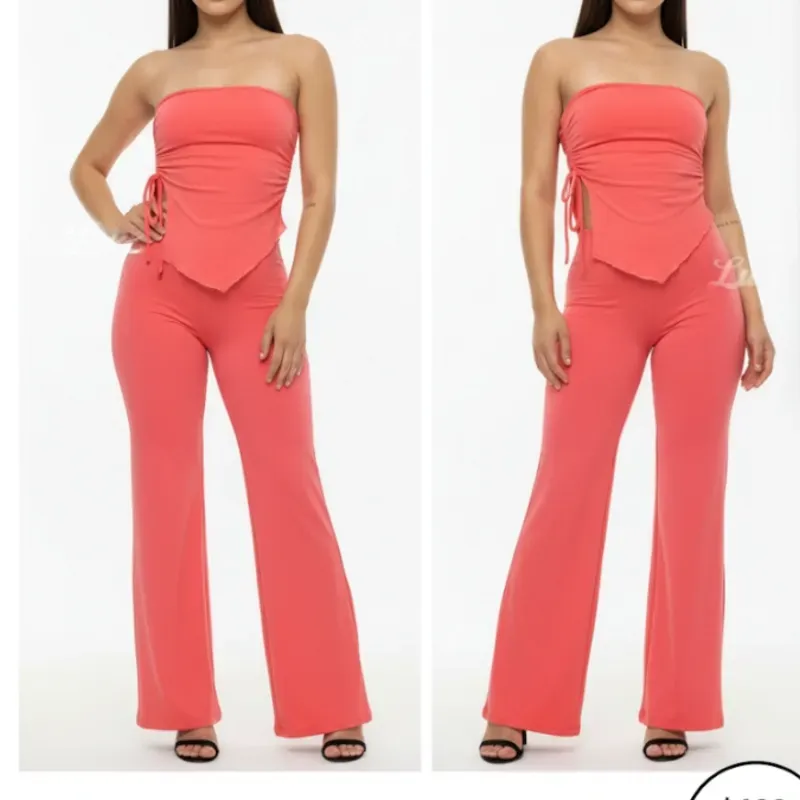 Conjunto de pantaloneta y top con lateral fruncido color coral 