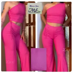 Conjunto de pantaloneta y top con lateral fruncido color rosado