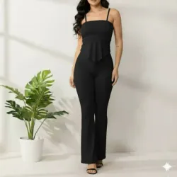 Conjunto de pantaloneta y top de tirantes con pico color negro