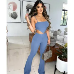 Conjunto de pantaloneta y top de tirantes con pico
