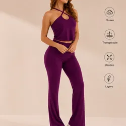 Conjunto de pantaloneta y top de tirantes cruzados color rojo uva